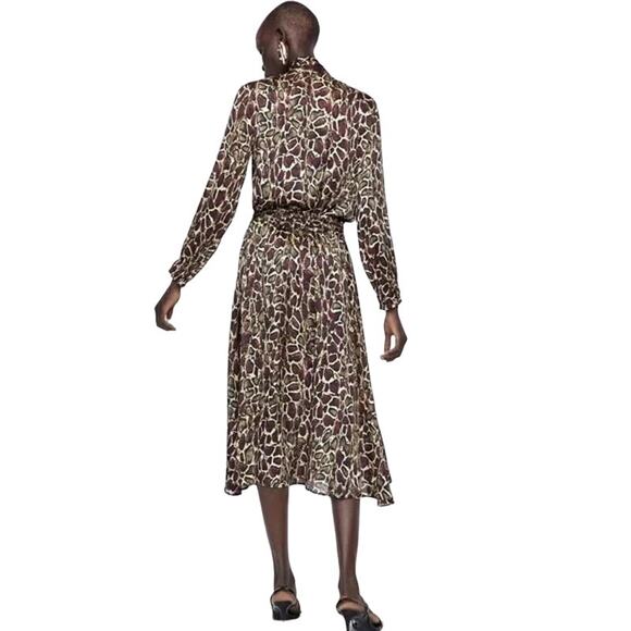 ZARA WMN'S Animal Print Shirt‎ Flowy V-neck Top Blouse S NWOT - Picture 3 of 16